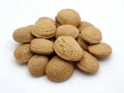 almendra belona con cáscara